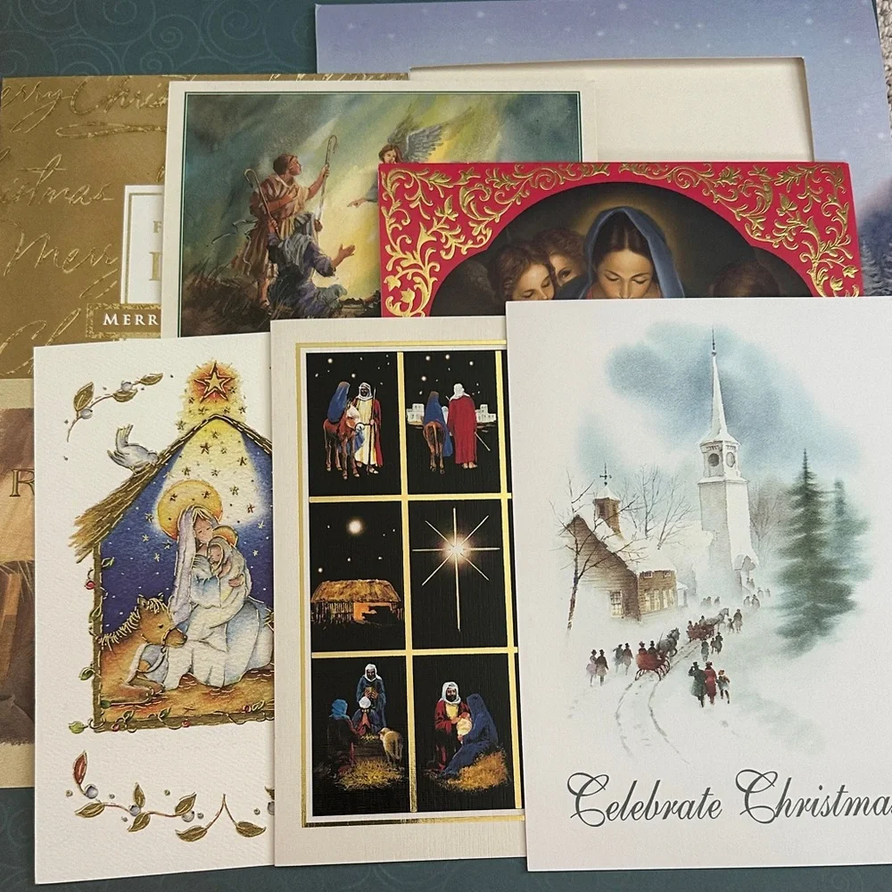 8 Christmas Greeting Cards (no envelopes included)